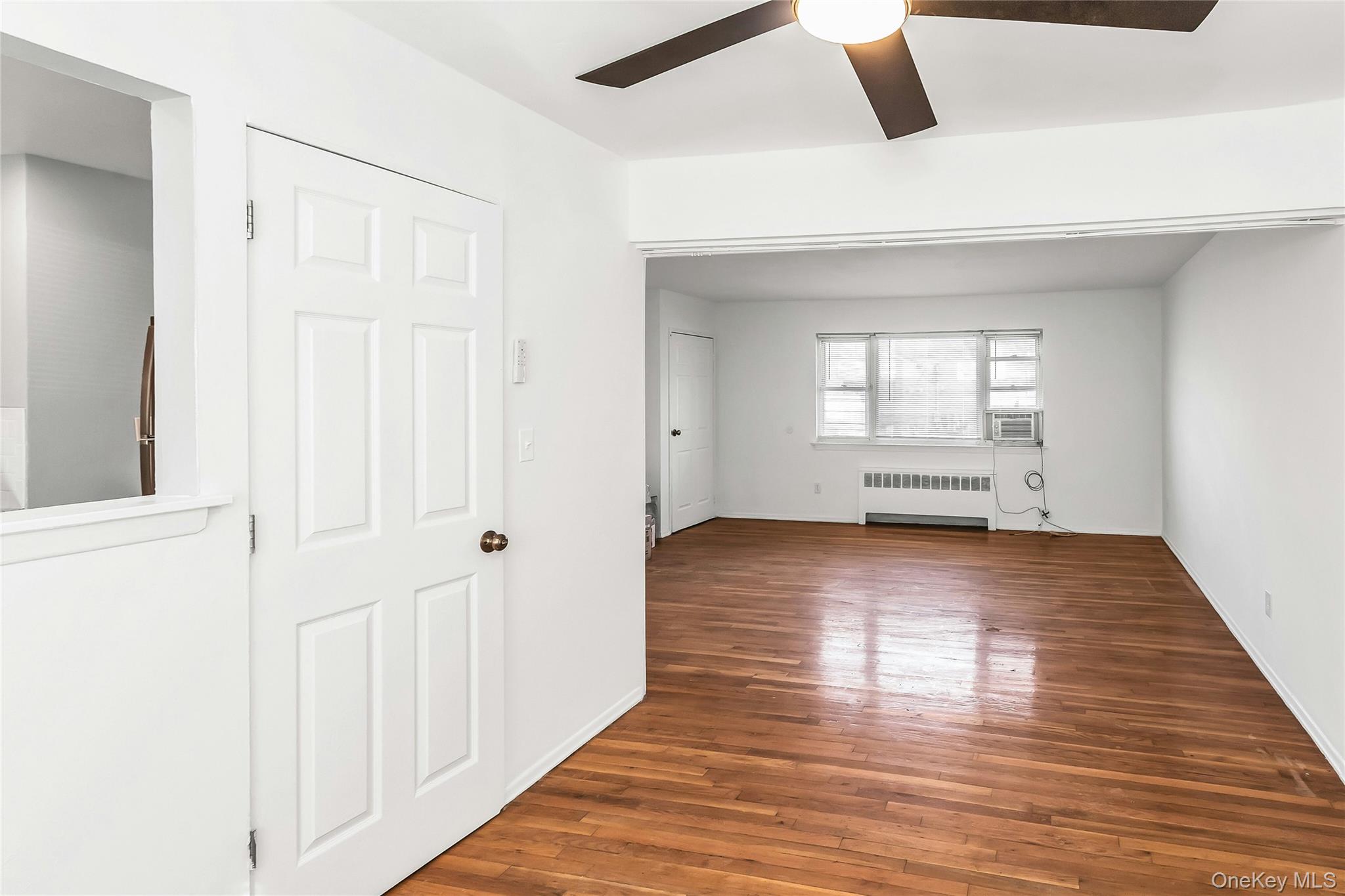 60 East Carmans Road Farmingdale, NY 11735 - Photo 4 of 22