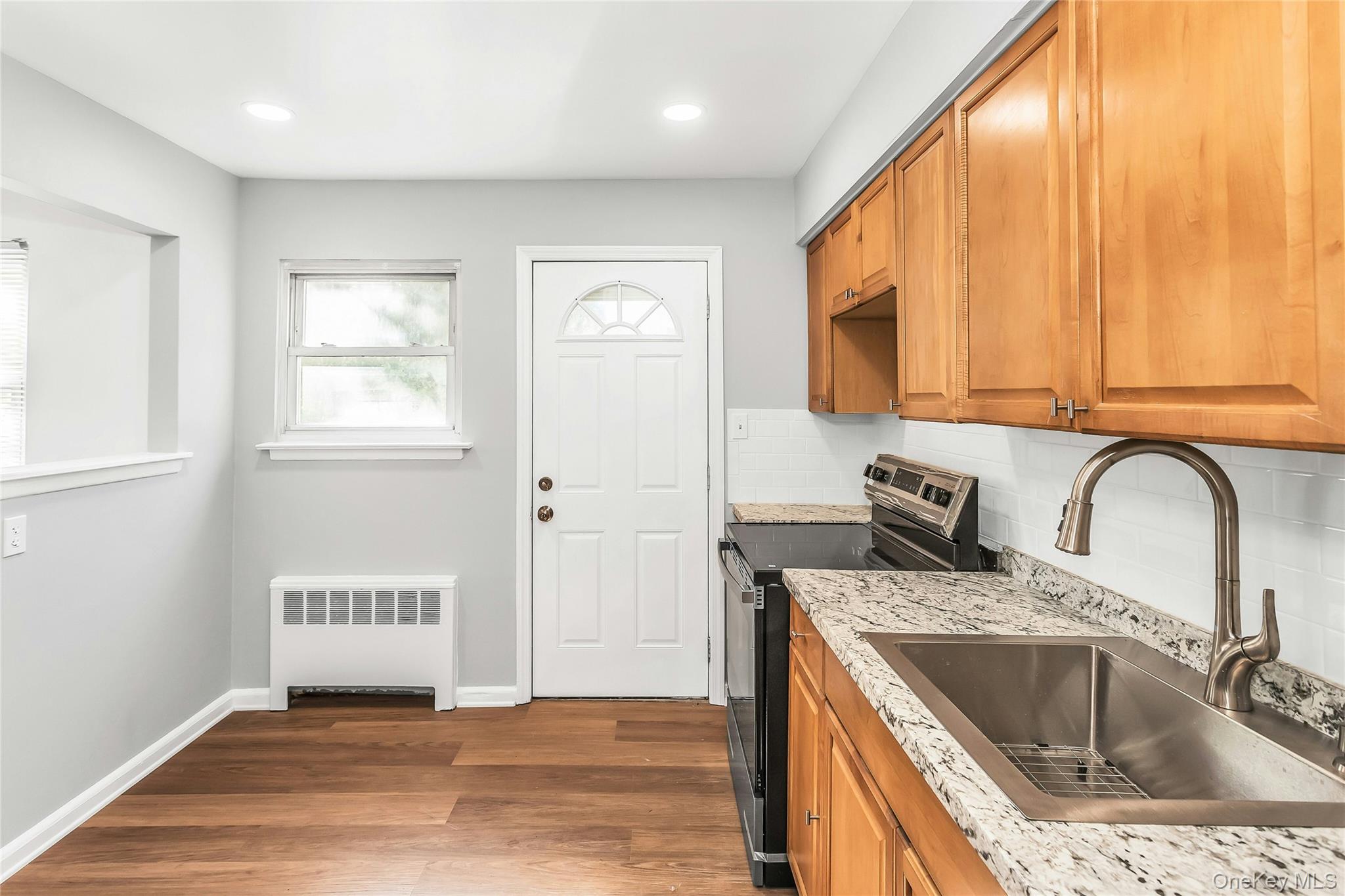 60 East Carmans Road Farmingdale, NY 11735 - Photo 7 of 22