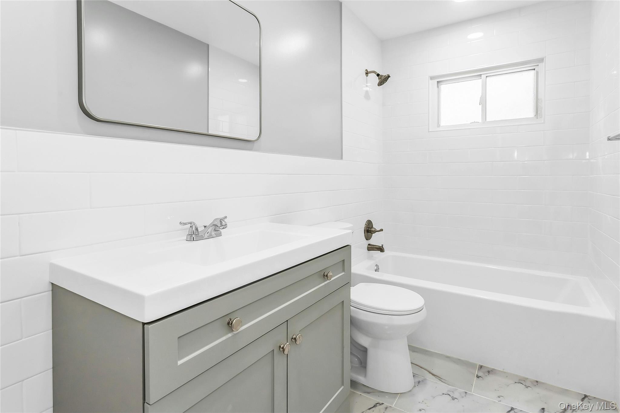 60 East Carmans Road Farmingdale, NY 11735 - Photo 9 of 22 Main Level Full Bathroom