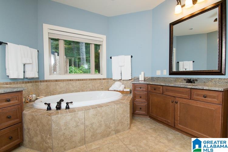 243 Christopher Cove Sterrett, AL 35147 - Photo 19 of 41
