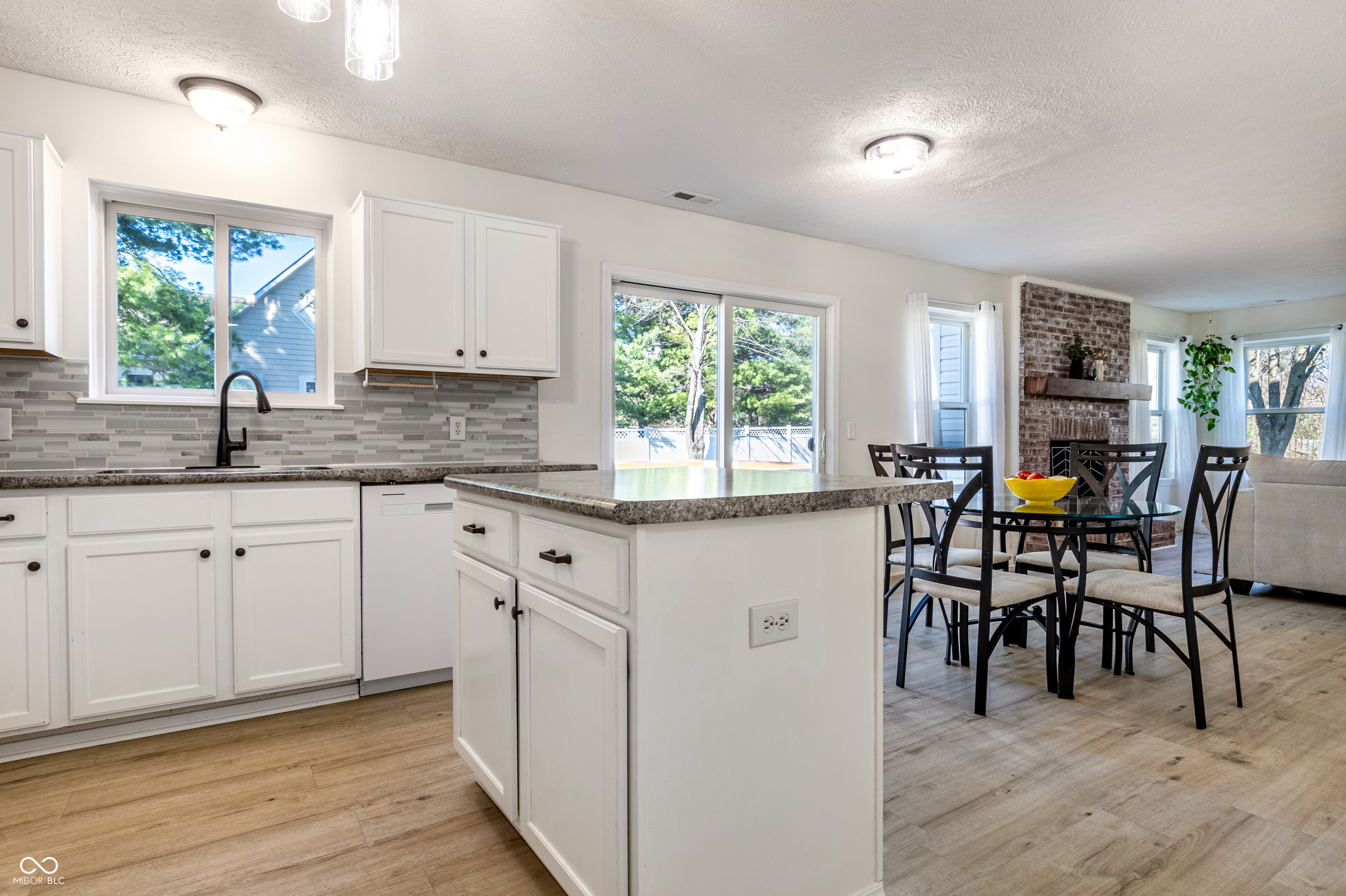 13992 Wakefield Place Fishers, IN 46038 - Photo 15 of 46