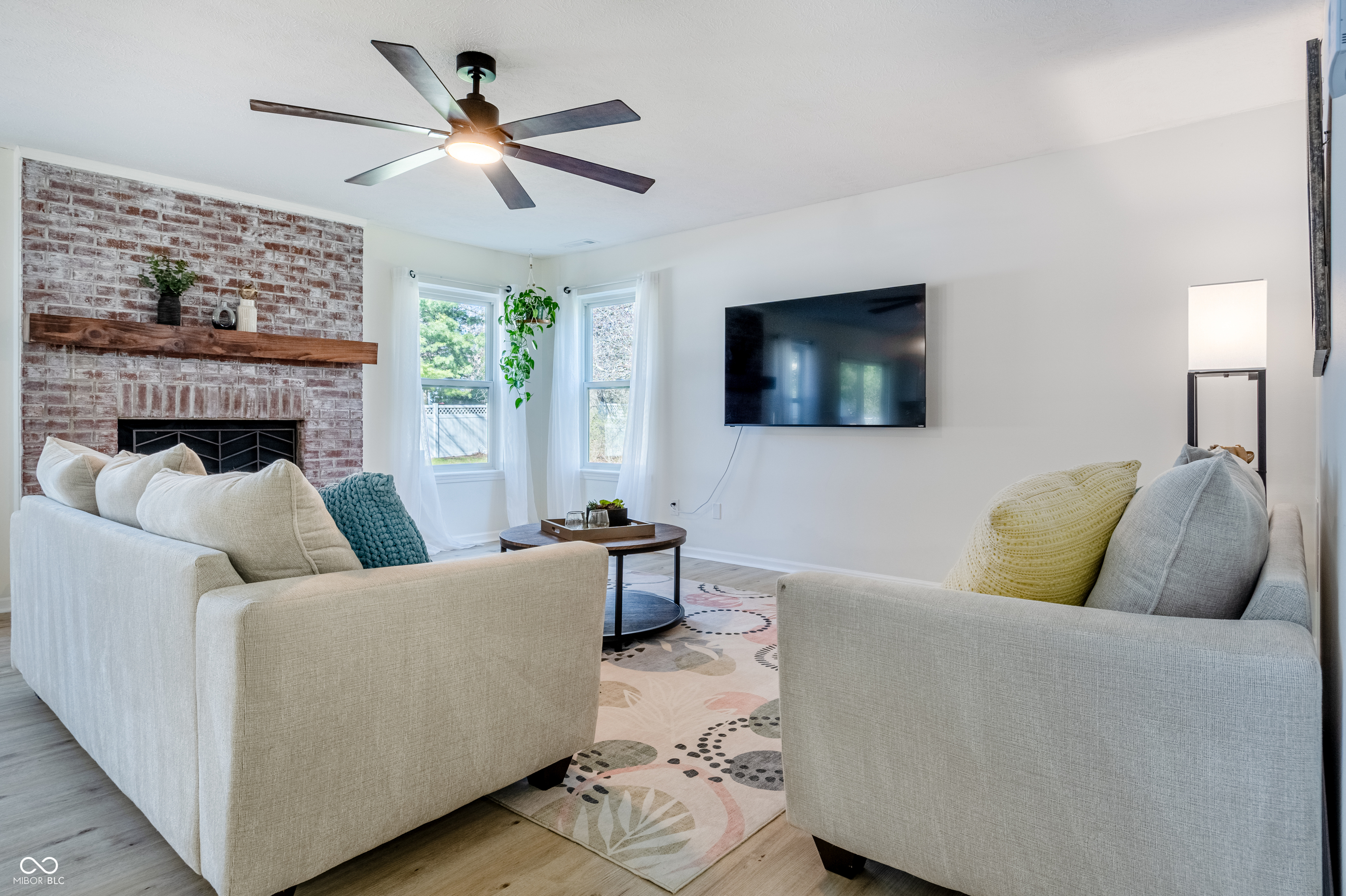 13992 Wakefield Place Fishers, IN 46038 - Photo 6 of 46