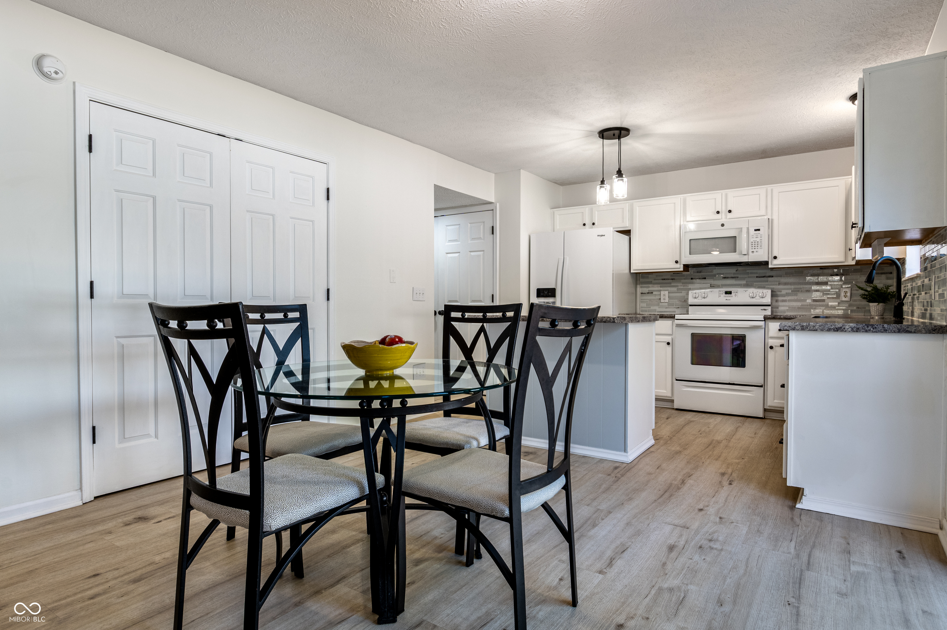 13992 Wakefield Place Fishers, IN 46038 - Photo 8 of 46