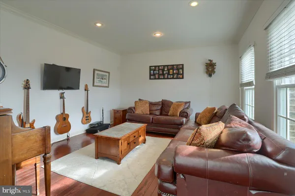$689,990 | 1014 South Waterford Way, Mechanicsburg, PA 17050