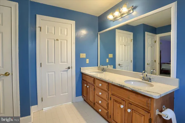 $689,990 | 1014 South Waterford Way, Mechanicsburg, PA 17050