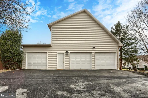 $689,990 | 1014 South Waterford Way, Mechanicsburg, PA 17050