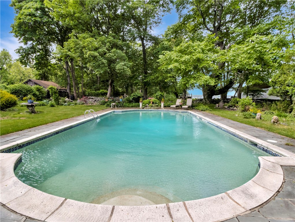 219 Nanaquaket Road Tiverton, RI 02878 - Photo 38 of 50