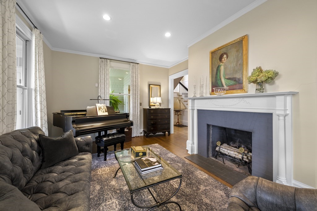 346 Ocean Avenue Marblehead, MA 01945 - Photo 14 of 42 a living room with furniture and a fireplace