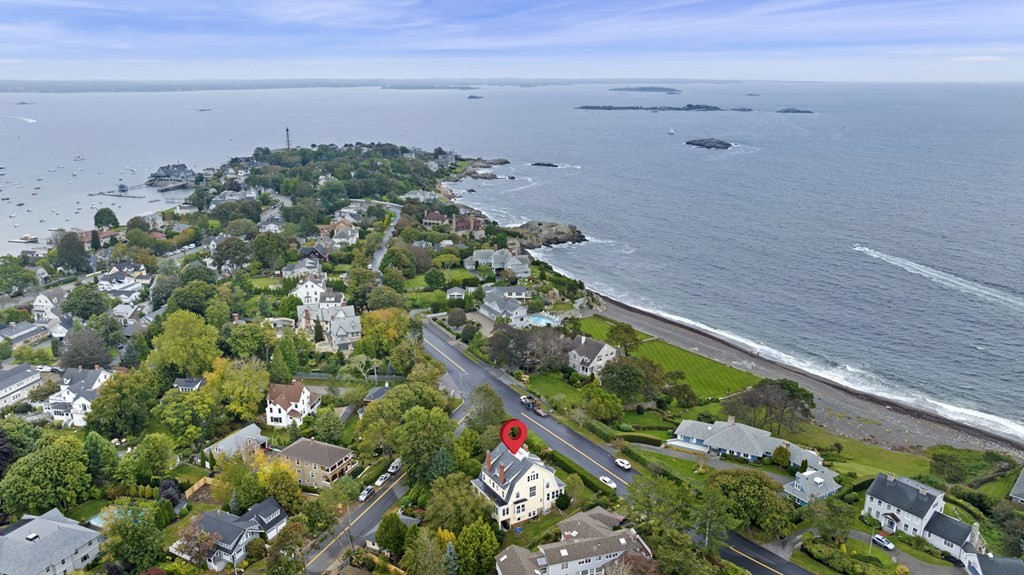 346 Ocean Avenue Marblehead, MA 01945 - Photo 9 of 42 an aerial view of a houses with a yard