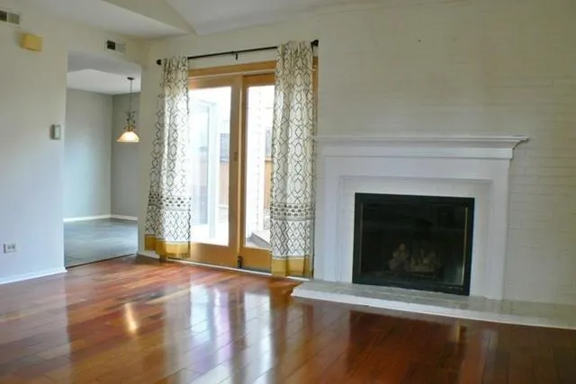 $2,800 | 40 Sarahs Grove Lane, Schaumburg, IL 60193