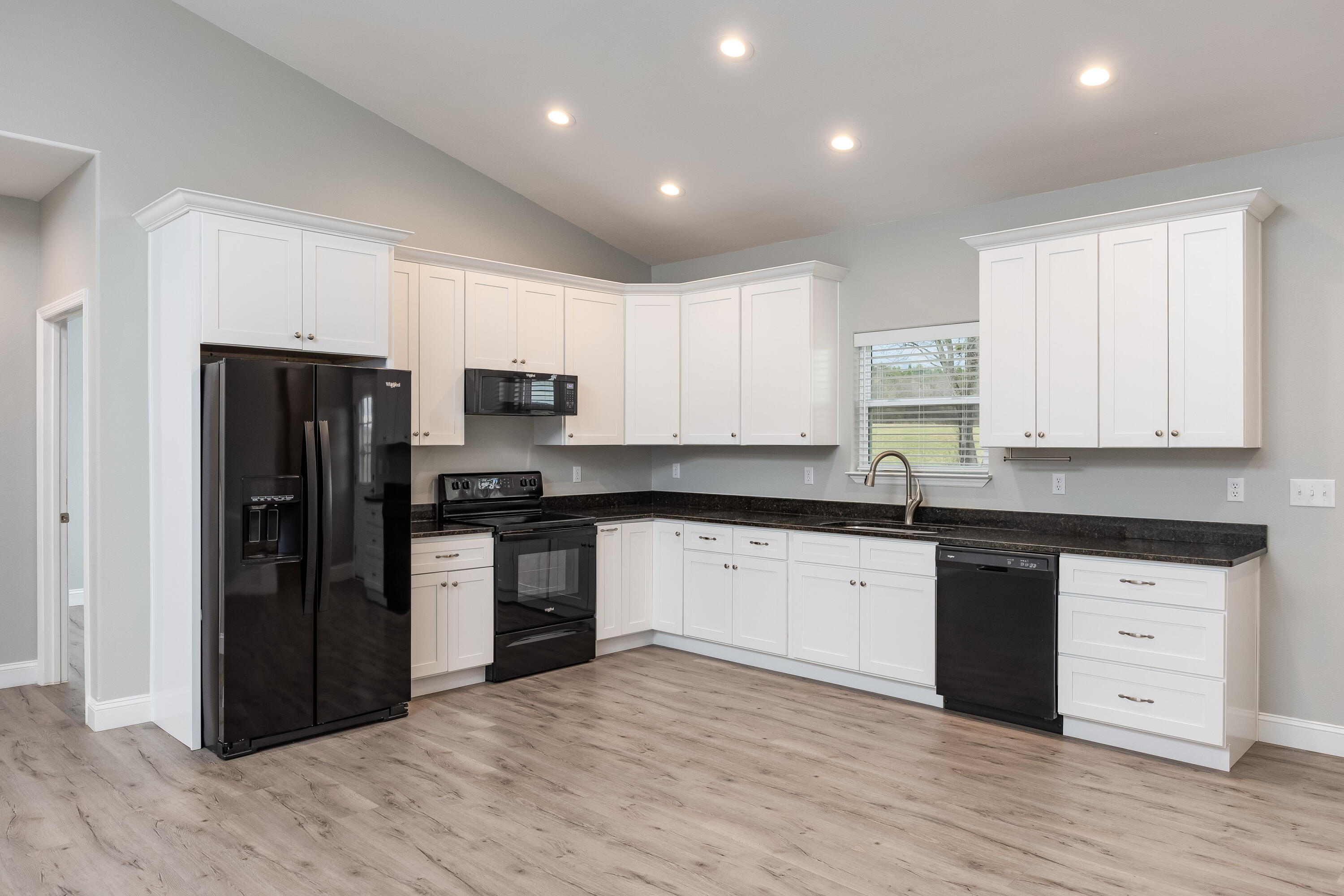 215 Perimeter Road Benton, TN 37307 - Photo 8 of 29 Kitchen