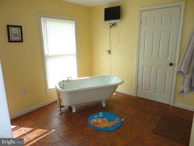 210 South Blue Ridge Avenue Culpeper, VA 22701 - Photo 7 of 25 Bath