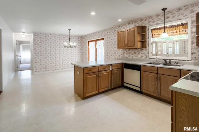 $289,000 | 304 Bogie Drive, Herrin, IL 62948