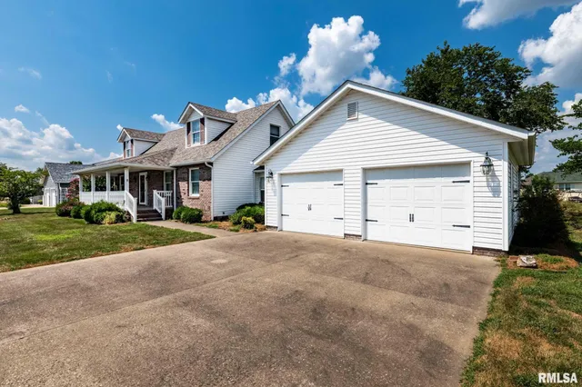 $289,000 | 304 Bogie Drive, Herrin, IL 62948
