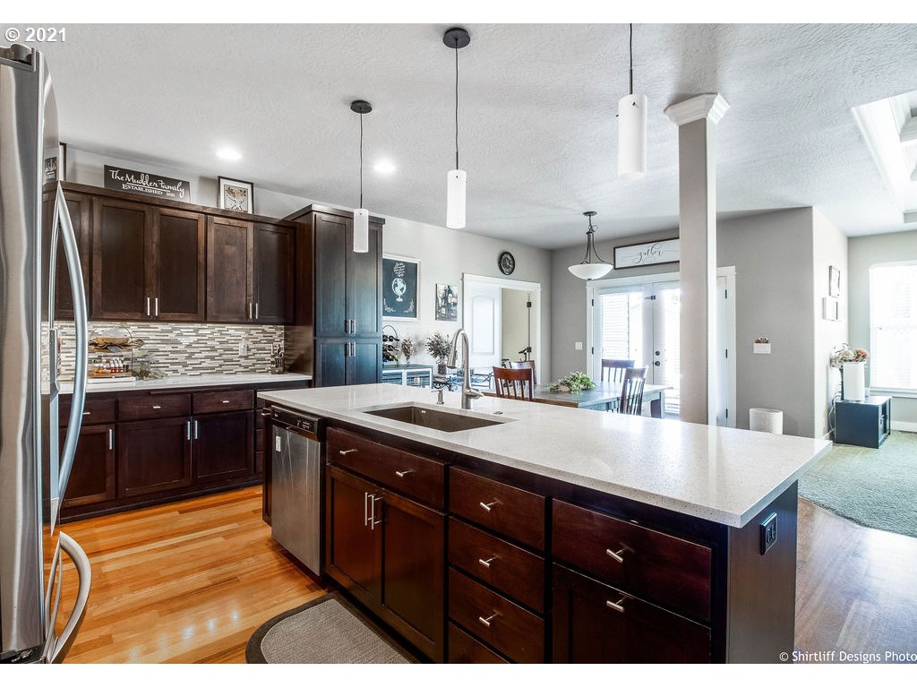 989 Riverstone Lane Springfield, OR 97477 - Photo 12 of 31 Gallery Image 12