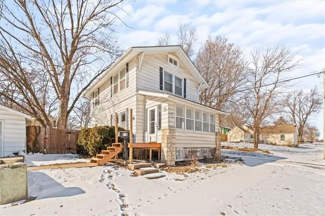 $159,000 | 706 South 3rd Street, Leavenworth, KS 66048