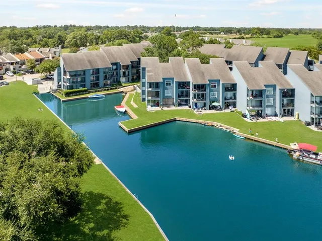 $434,900 | 12500 Melville Drive, Unit 211B, Montgomery, TX 77356