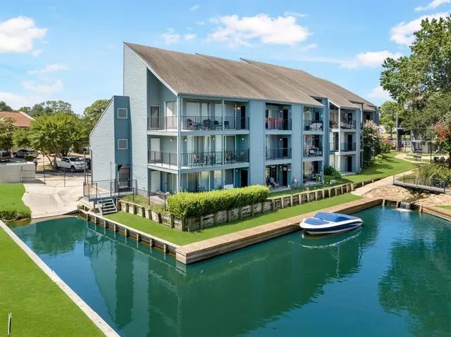 $434,900 | 12500 Melville Drive, Unit 211B, Montgomery, TX 77356