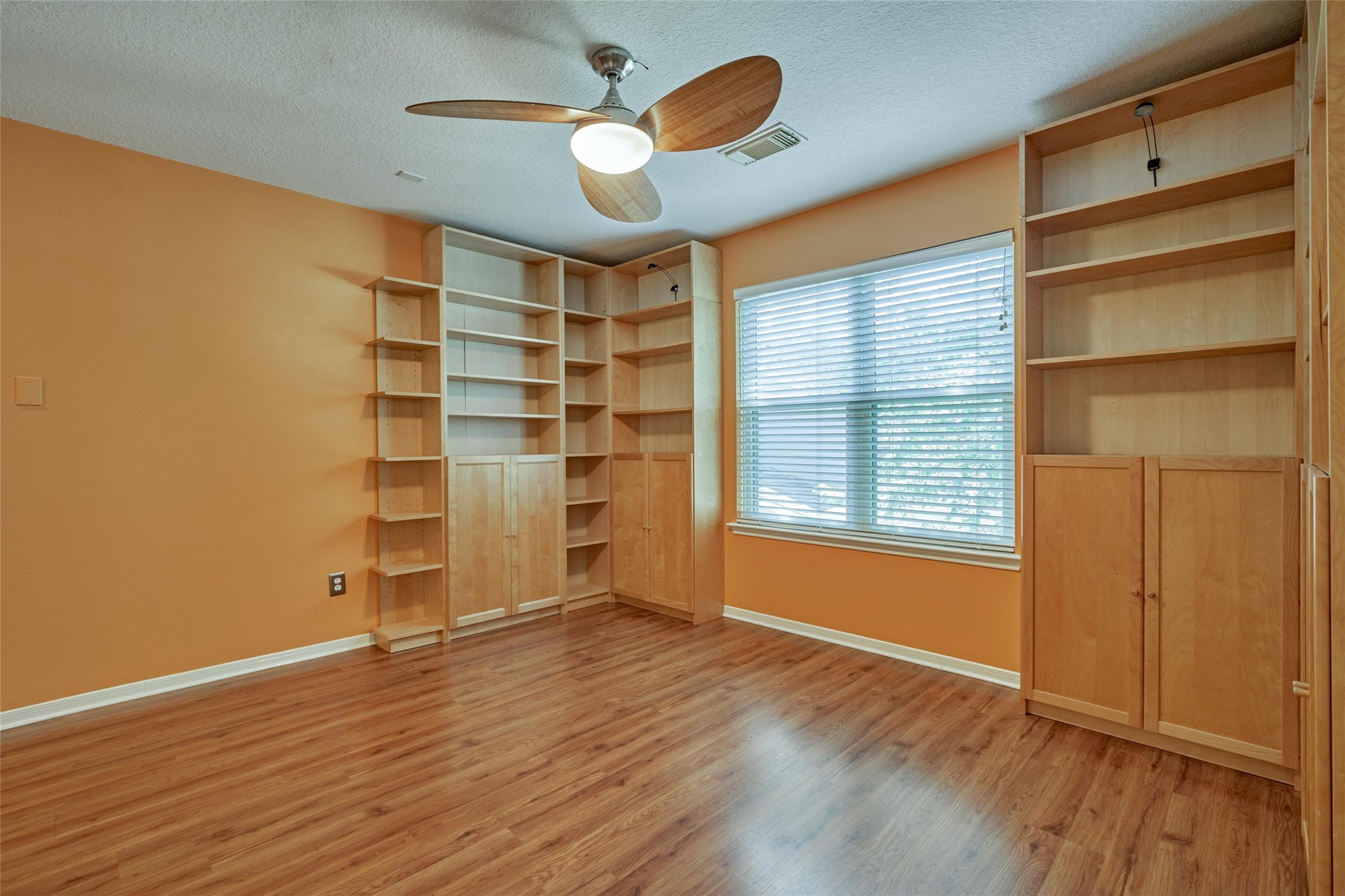 59 West Gaslight Place Spring, TX 77382 - Photo 26 of 47 Upstairs flex/gameroom.
