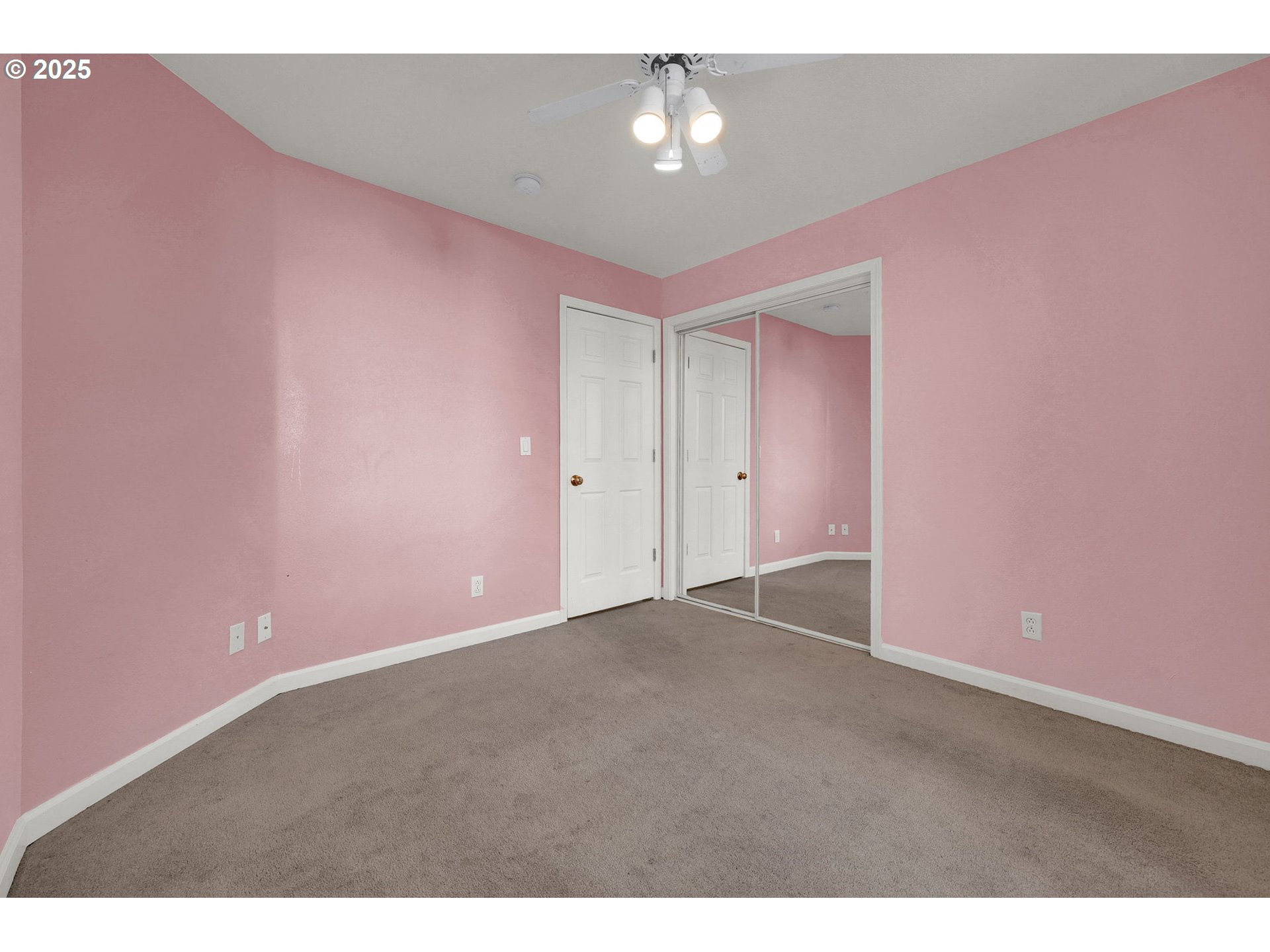 1587 Manchester Drive Eugene, OR 97401 - Photo 24 of 31 a view of an empty room