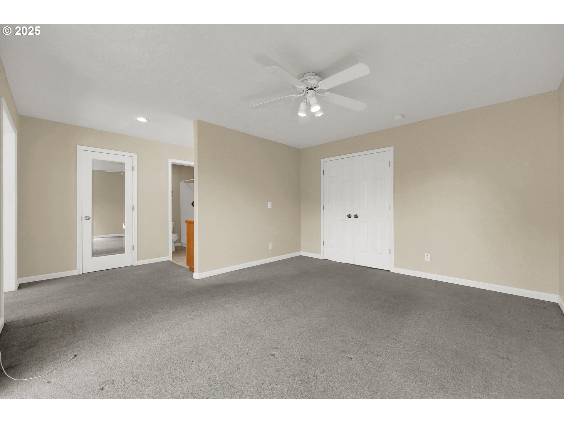 1587 Manchester Drive Eugene, OR 97401 - Photo 28 of 31 a view of an empty room