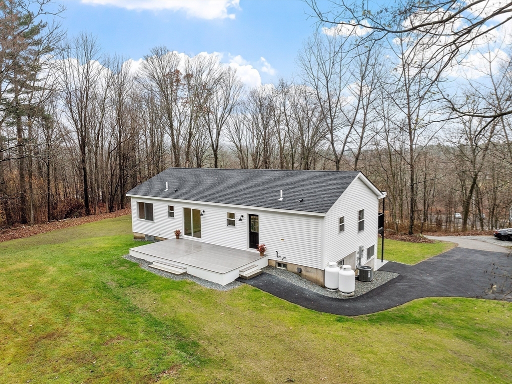 31 Sturbridge Road Brimfield, MA 01010 - Photo 3 of 42