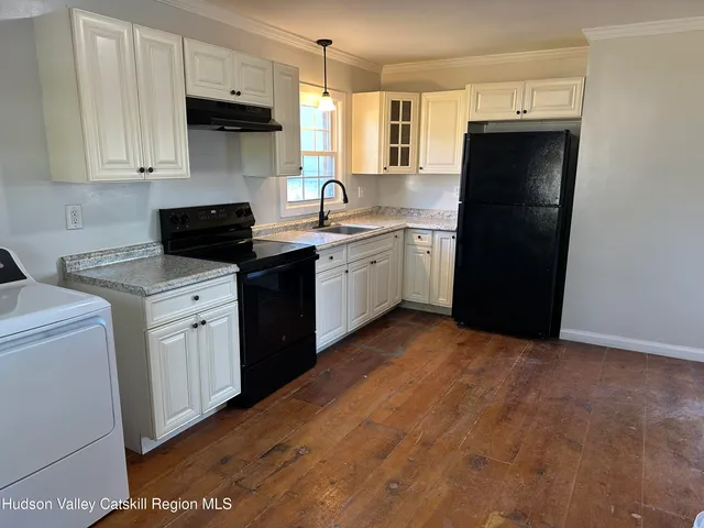 $2,500 | 1982-1984 State Route 32 South, Modena, NY 12548