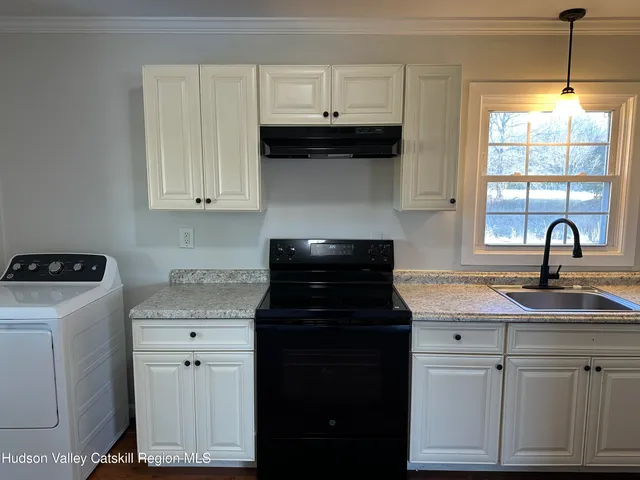 $2,500 | 1982-1984 State Route 32 South, Modena, NY 12548