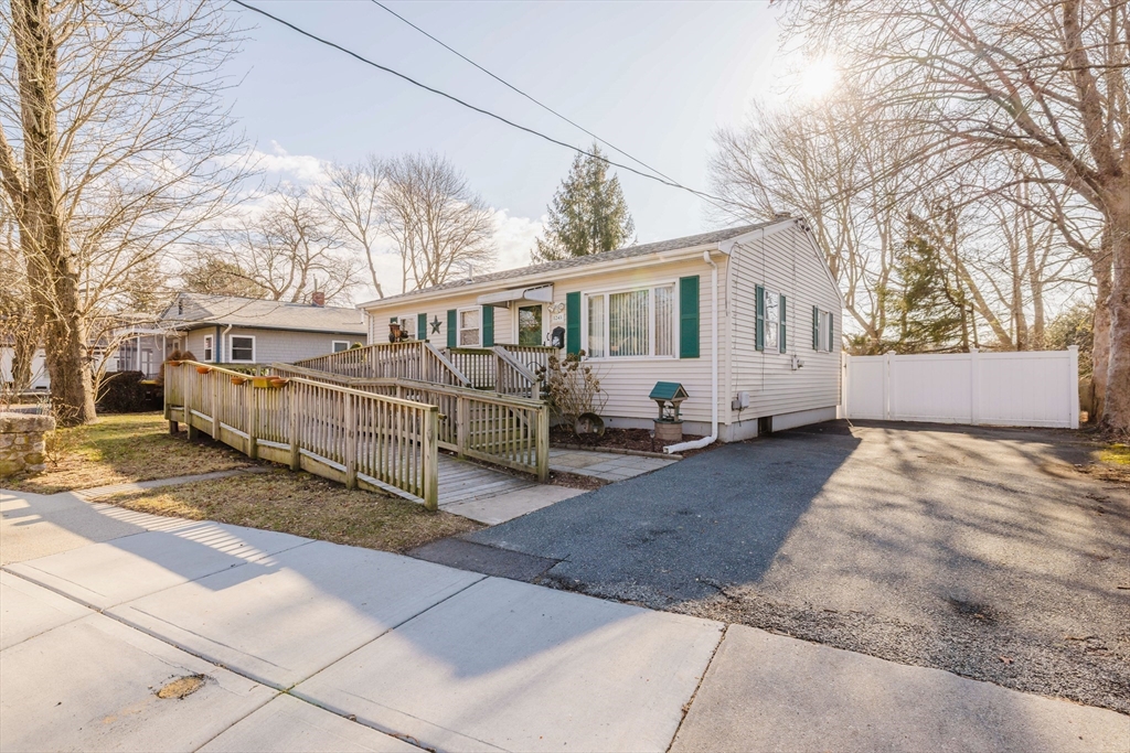 1243 New Boston Road Fall River, MA 02720 - Photo 2 of 30