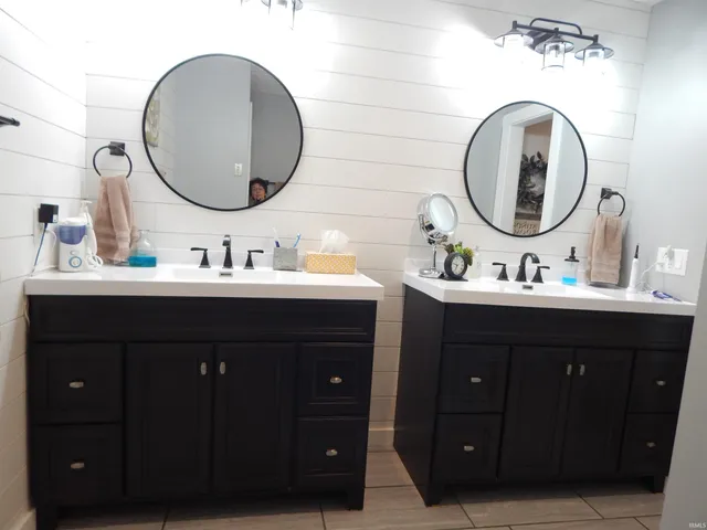 $355,000 | 500-9 Greentree Drive, Bedford, IN 47421