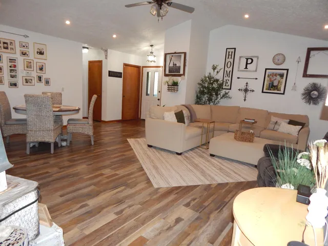 $355,000 | 500-9 Greentree Drive, Bedford, IN 47421