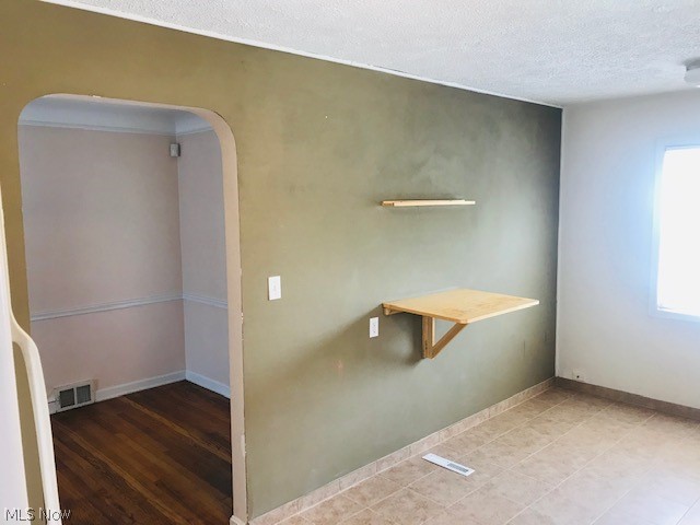 4130 Stilmore Road Cleveland, OH 44121 - Photo 10 of 17