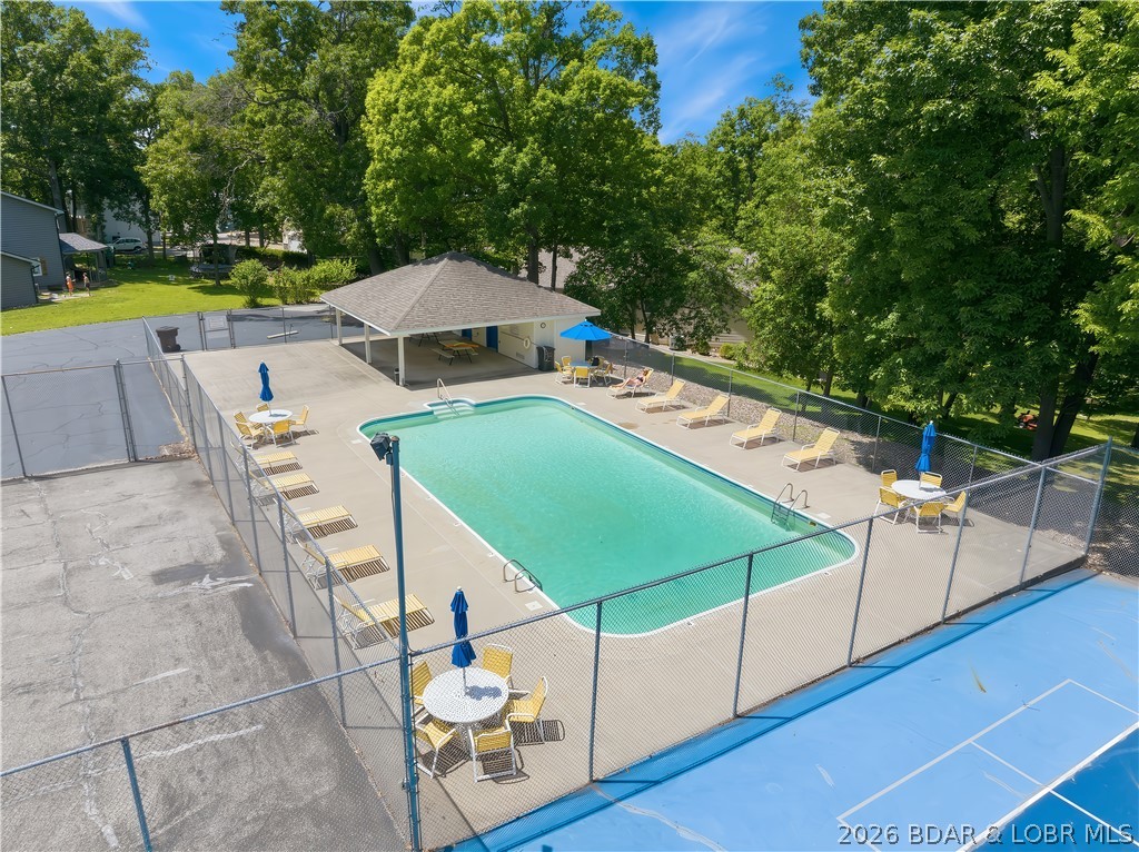 1589 Ridgeview Terrace Osage Beach, MO 65065 - Photo 53 of 60 Community Pool
