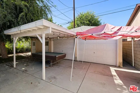 $2,000,000 | 445 South Main Street, Burbank, CA 91506