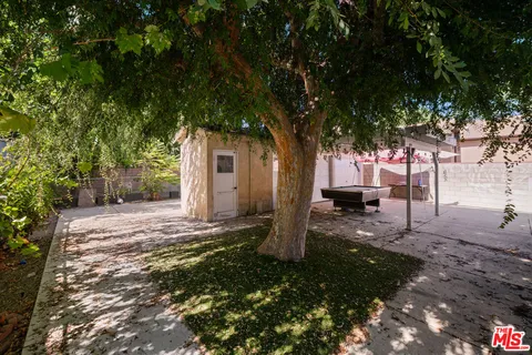 $2,000,000 | 445 South Main Street, Burbank, CA 91506