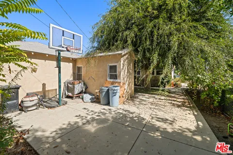 $2,000,000 | 445 South Main Street, Burbank, CA 91506