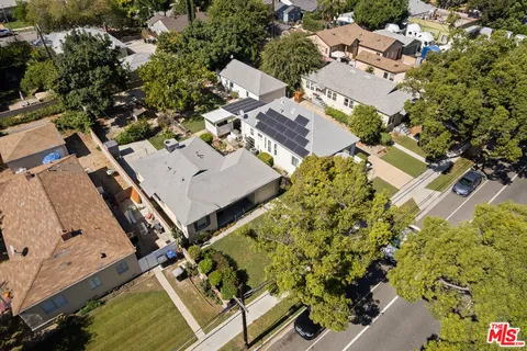 $2,000,000 | 445 South Main Street, Burbank, CA 91506