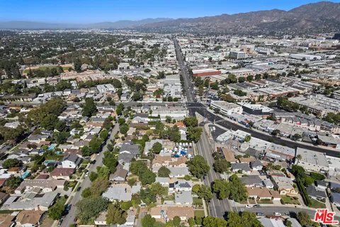 $2,000,000 | 445 South Main Street, Burbank, CA 91506