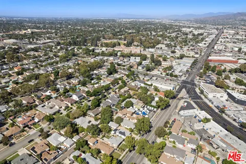 $2,000,000 | 445 South Main Street, Burbank, CA 91506