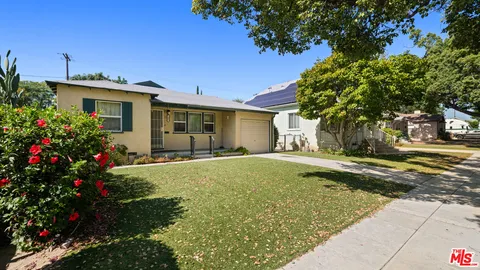 $2,000,000 | 445 South Main Street, Burbank, CA 91506