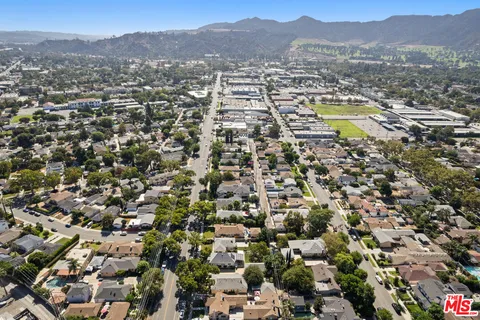 $2,000,000 | 445 South Main Street, Burbank, CA 91506