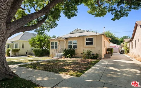 $2,000,000 | 445 South Main Street, Burbank, CA 91506