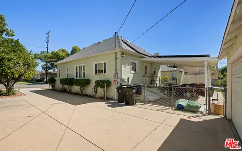 $2,000,000 | 445 South Main Street, Burbank, CA 91506