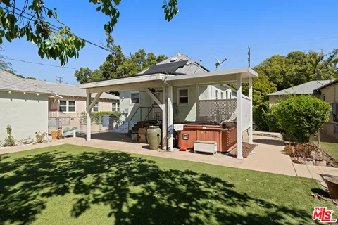 $2,000,000 | 445 South Main Street, Burbank, CA 91506