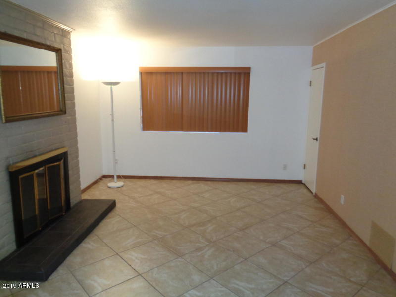 2725 South Rural Road, Unit 19 Tempe, AZ 85282 - Photo 2 of 8 Family Room