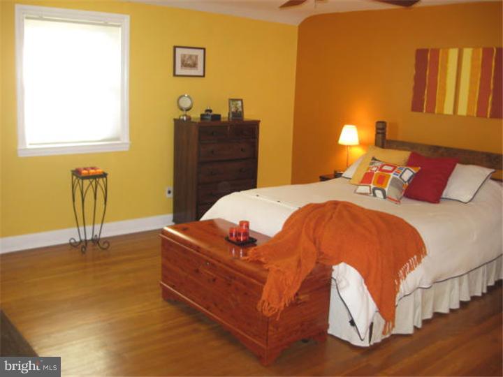 18 Mansfield Road Lansdowne, PA 19050 - Photo 14 of 25 Bedroom - Main