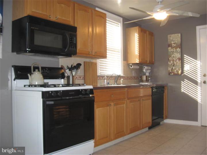18 Mansfield Road Lansdowne, PA 19050 - Photo 8 of 25 Kitchen