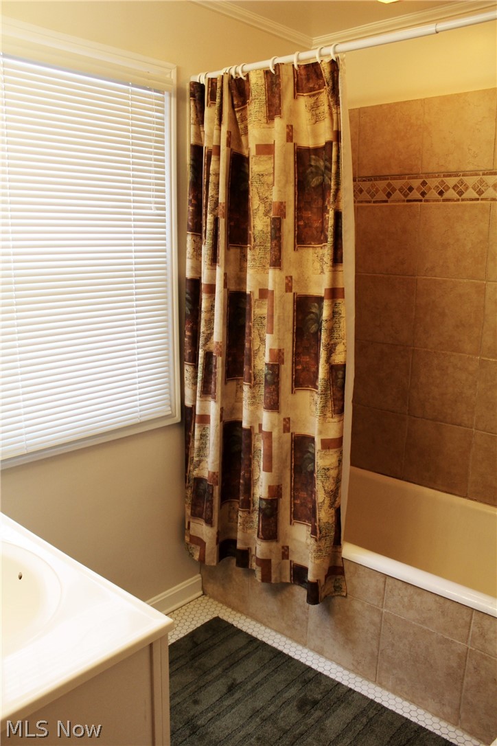 1110 Plainfield Road Cleveland, OH 44121 - Photo 19 of 24 Gallery Image 19