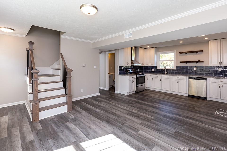 909 Assembly Road Jeffersonville, IN 47130 - Photo 2 of 16 Gallery Image 2