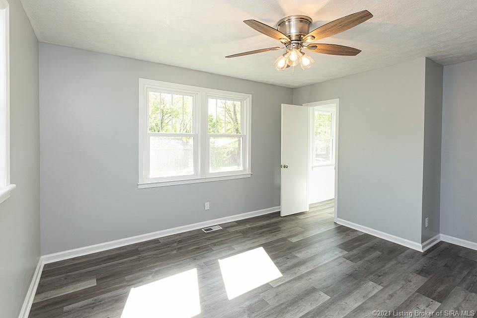 909 Assembly Road Jeffersonville, IN 47130 - Photo 9 of 16 Gallery Image 9
